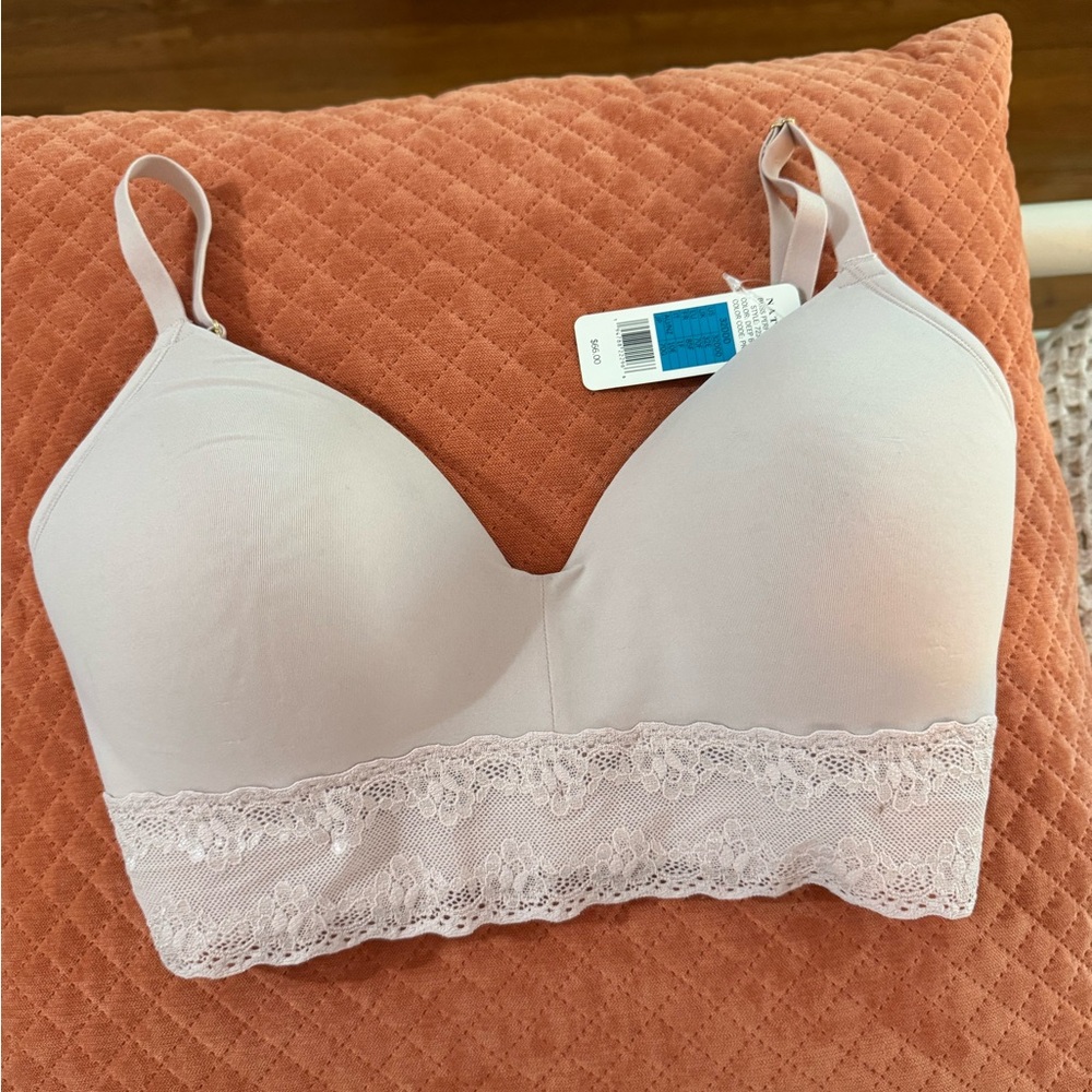 Natori Women's Lace Trim Bra - Light Pink 32DDD
New with tags